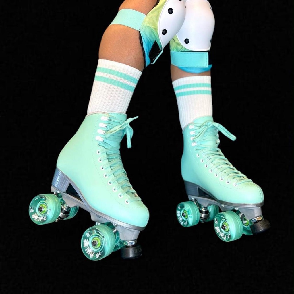 Brand New  Jackson Finesse Quad Roller Skates With Atom Pulse Wheels